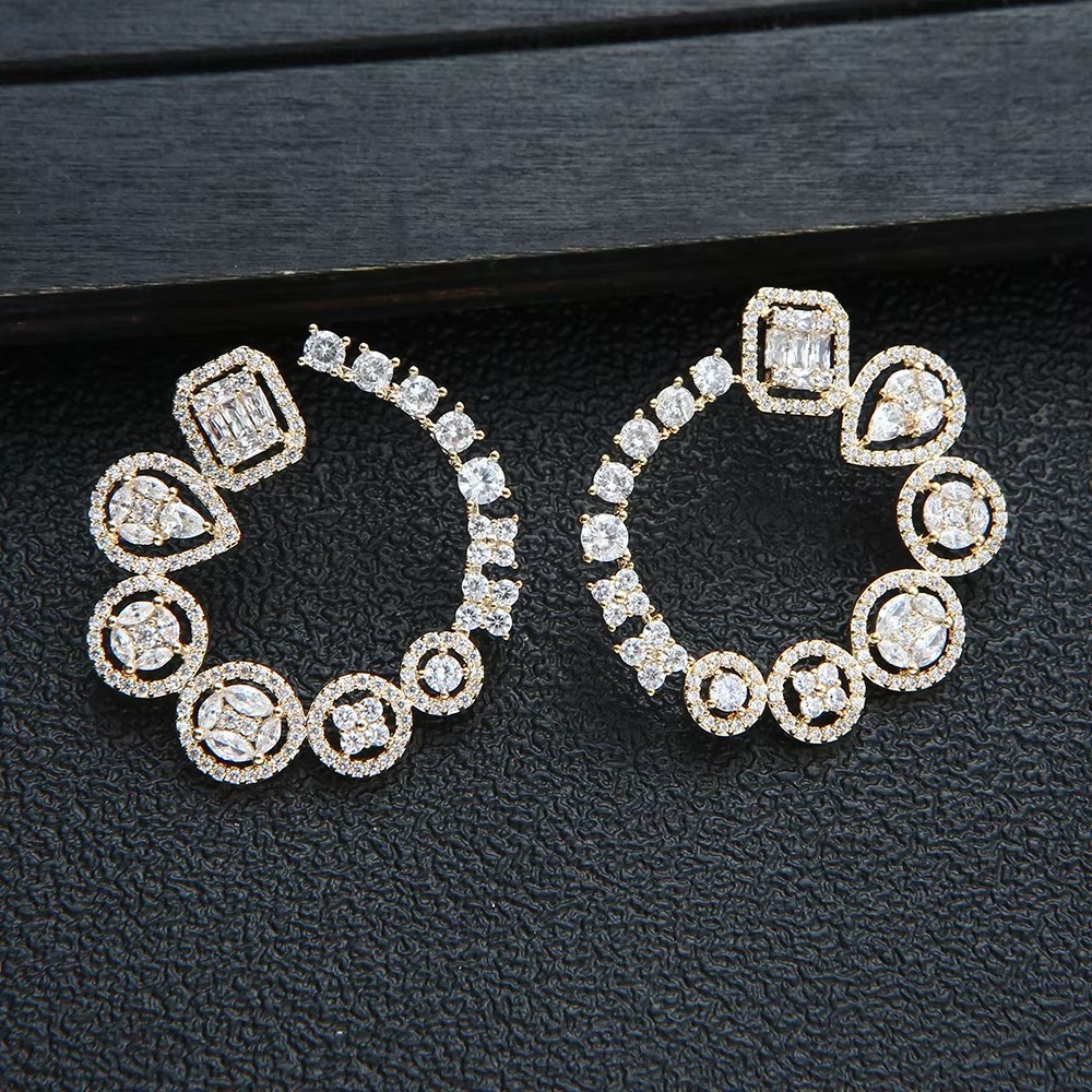 Women Accessories Dubai - 高級ラウンドスタッドピアス女性の結婚式キュービックジルコニアドバイブライダルイヤリングジュエリーアクセサリー E911