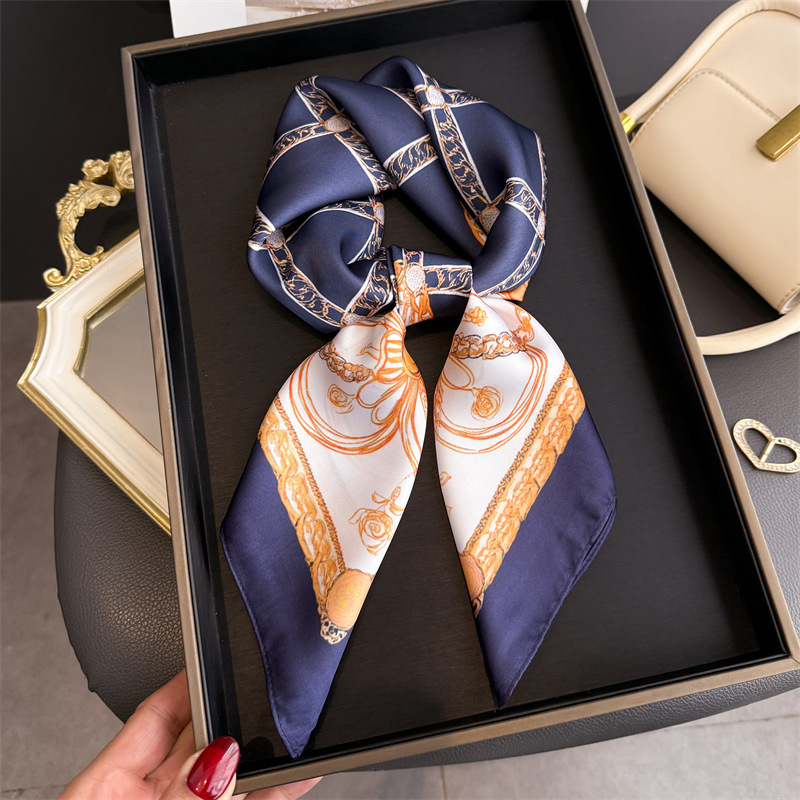 ブルークラシックチェーンプリントスクエアシルクスカーフ女性カ - Silk Scarf Square のレビューと価格